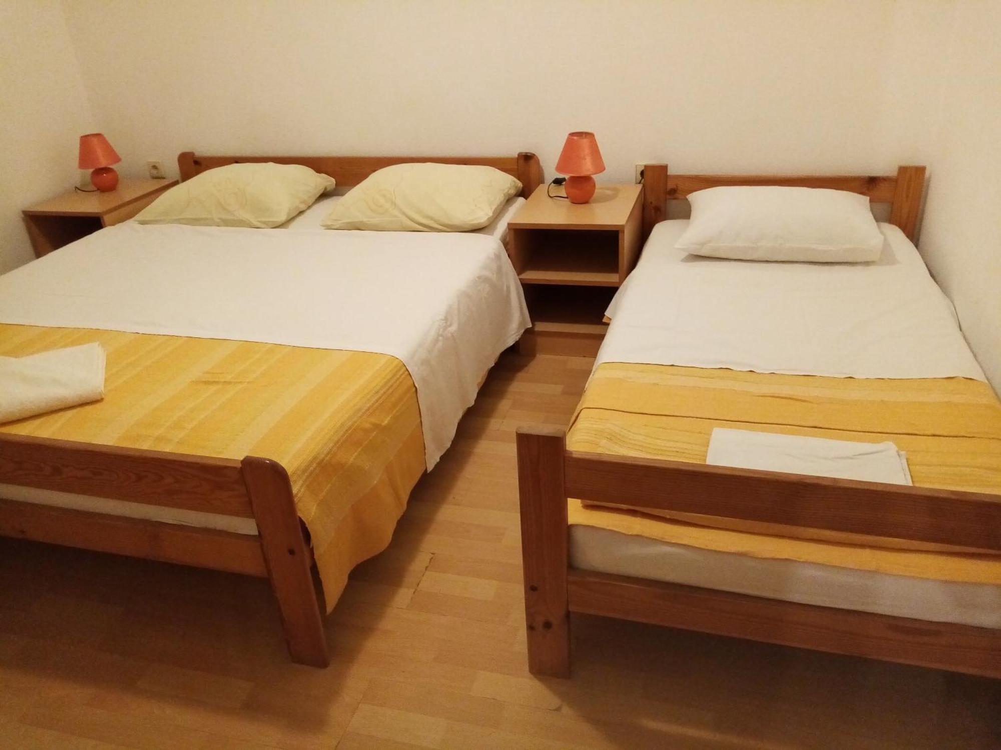Apartments Vanja Skara Biograd Biograd Na Moru Oda fotoğraf